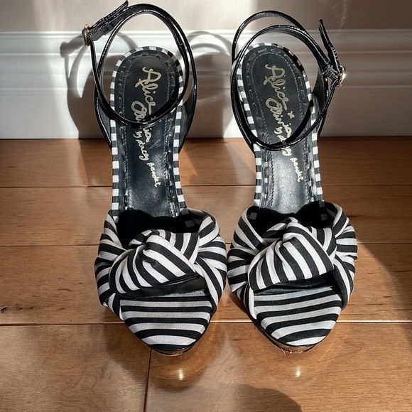 Alicia and Olivia platform stiletto - Picture 2 of 4